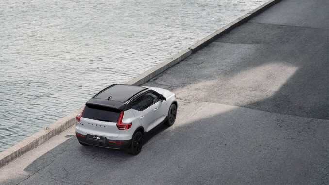Volvo EX40 185kW Ext Range Plus Pro Black Ed 82kWh 5dr Auto Electric Estate - Image 8